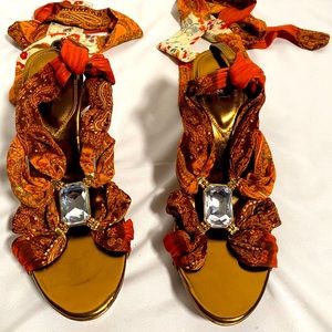 Tie up Heels With Jewel Accent